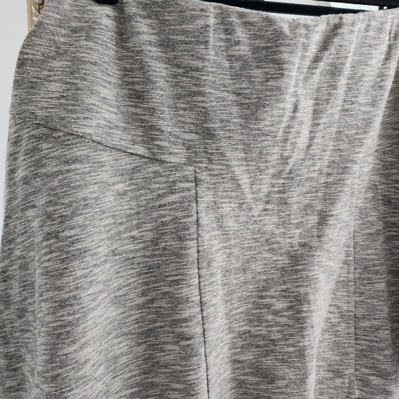 Old Navy Skater Mini Skirt | Size XL | Heather Grey - Picture 2 of 4
